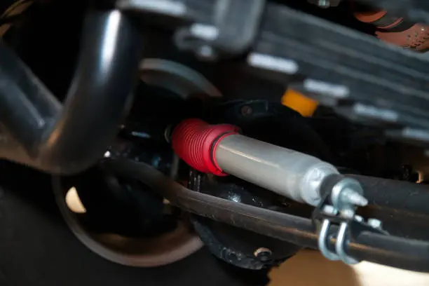 คุณเปลี่ยนบูชแล้ว… แล้วทำไมถึงดังกึกก้องล่ะ? 5 ข้อผิดพลาดในการติดตั้งเกือบ